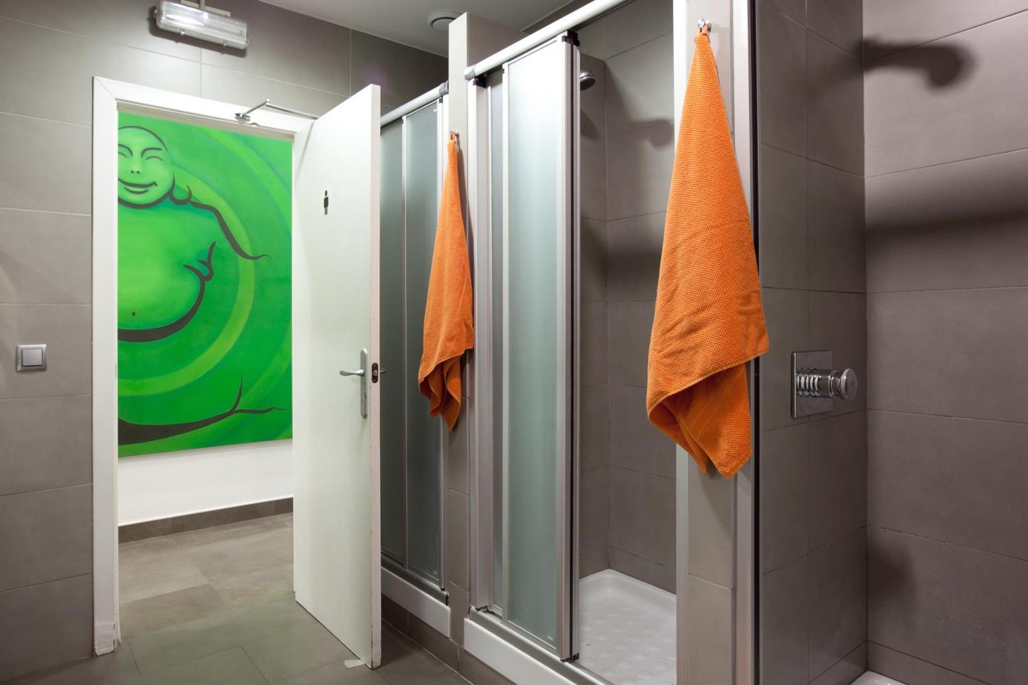 ฮิป คาร์มา โฮสเต็ล Hostel บาร์เซโลนา ภายนอก รูปภาพ