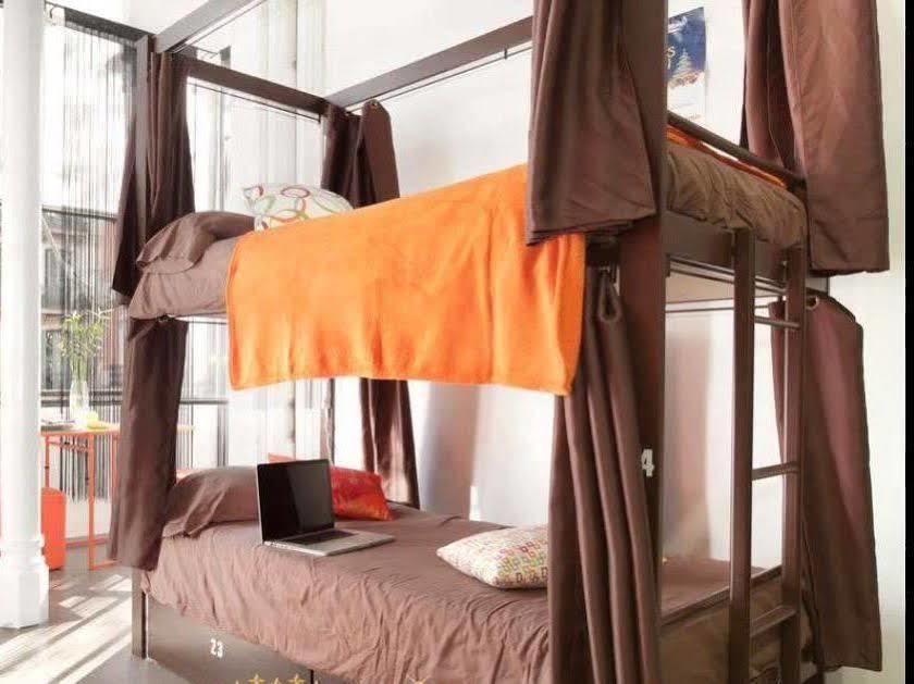 ฮิป คาร์มา โฮสเต็ล Hostel บาร์เซโลนา ภายนอก รูปภาพ